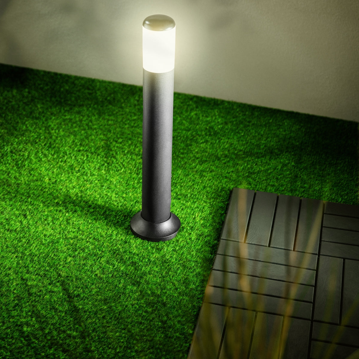 E27 'Coastal' Polycarbonate Outdoor Post Lights