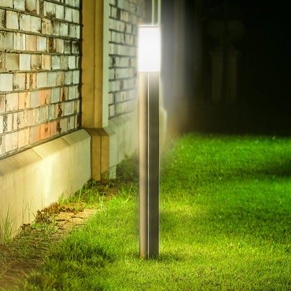 The ASTER 1M post light is the perfect addition to modern outdoor areas. It features a sleek, round design with a stainless-steel body and an opal polycarbonate diffuser. Ideal for gardens, driveways, workspaces, pubs, and hotels, this post light offers both illumination and security.